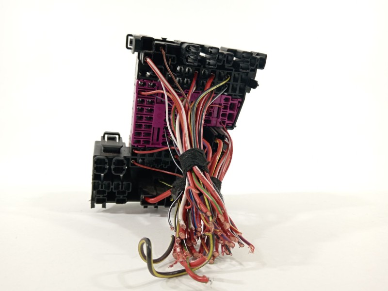 Recambio de caja reles / fusibles para seat arona (kj7, kjp) 1.0 tsi referencia OEM IAM 2Q0937615A  