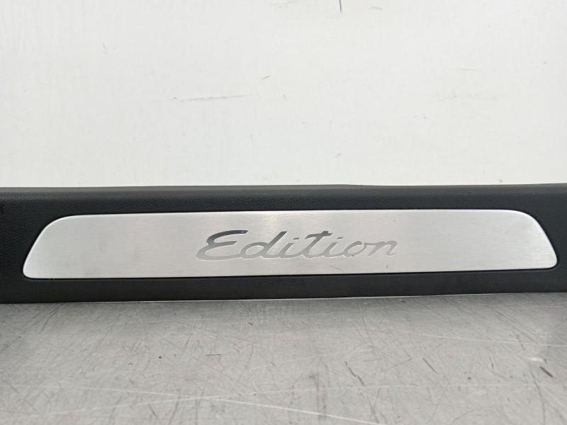 Recambio de moldura para porsche panamera diesel referencia OEM IAM 970555517  