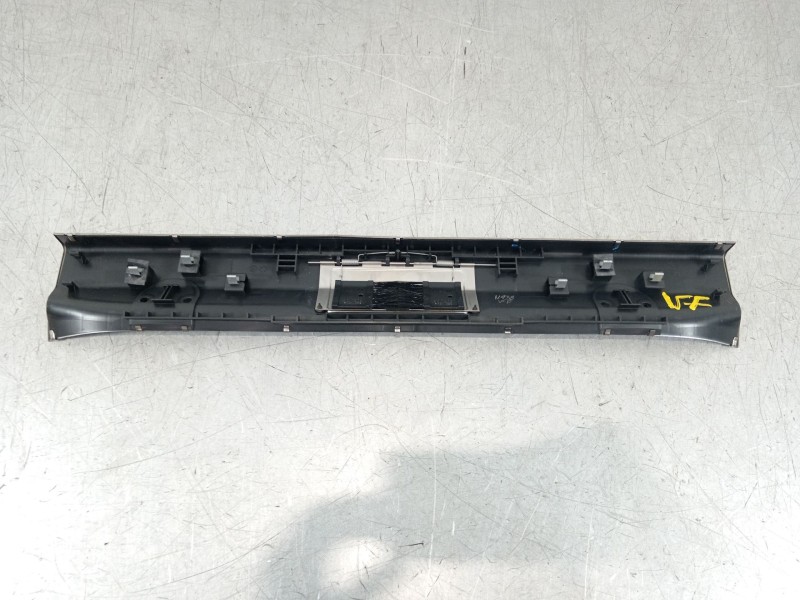 Recambio de moldura para porsche panamera diesel referencia OEM IAM 97055125301  
