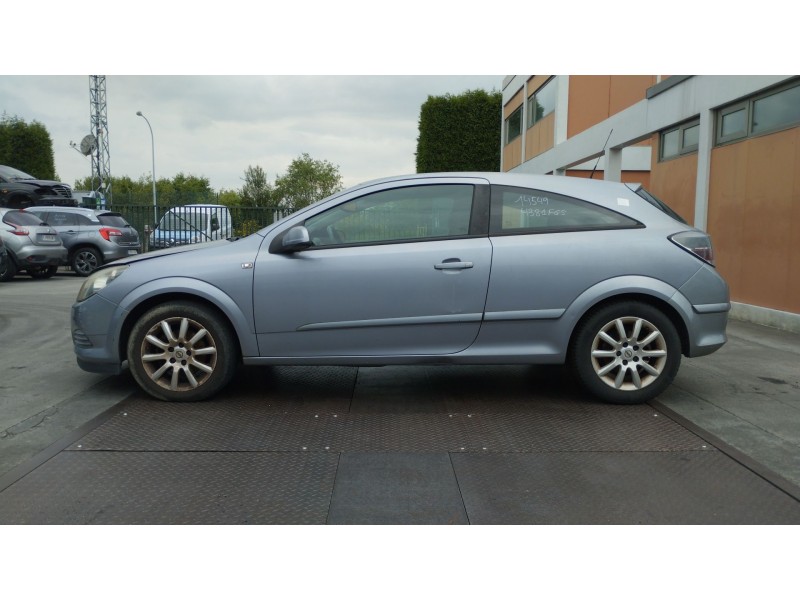 opel astra h gtc (a04) del año 2006