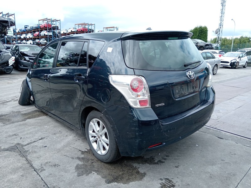 toyota verso (_r2_) del año 2012