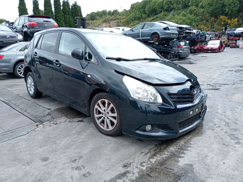 toyota verso (_r2_) del año 2012