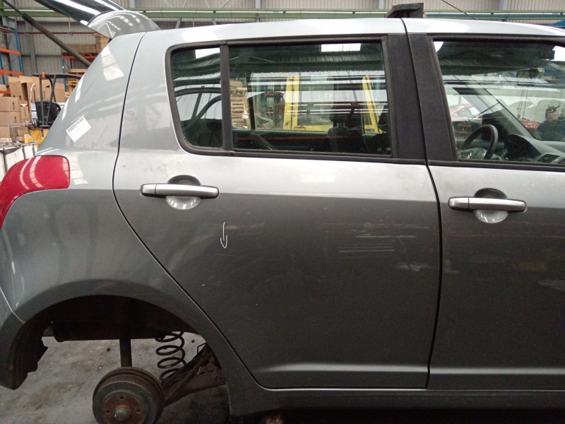 Recambio de puerta trasera derecha para suzuki swift berlina (mz) gl (3-ptas.) referencia OEM IAM   