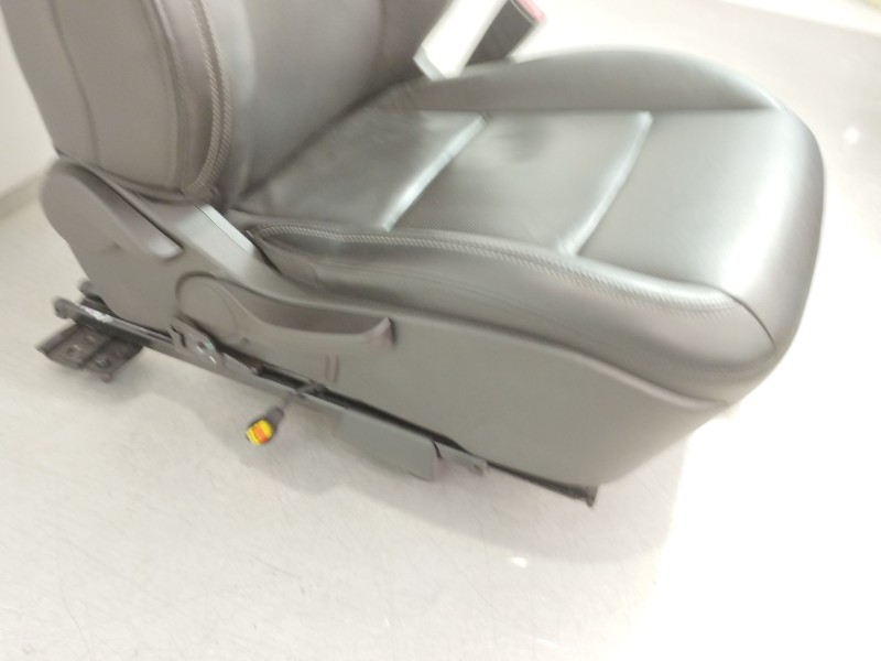 Recambio de asiento delantero derecho para opel ampera (r12) ev 150 referencia OEM IAM 13503556  