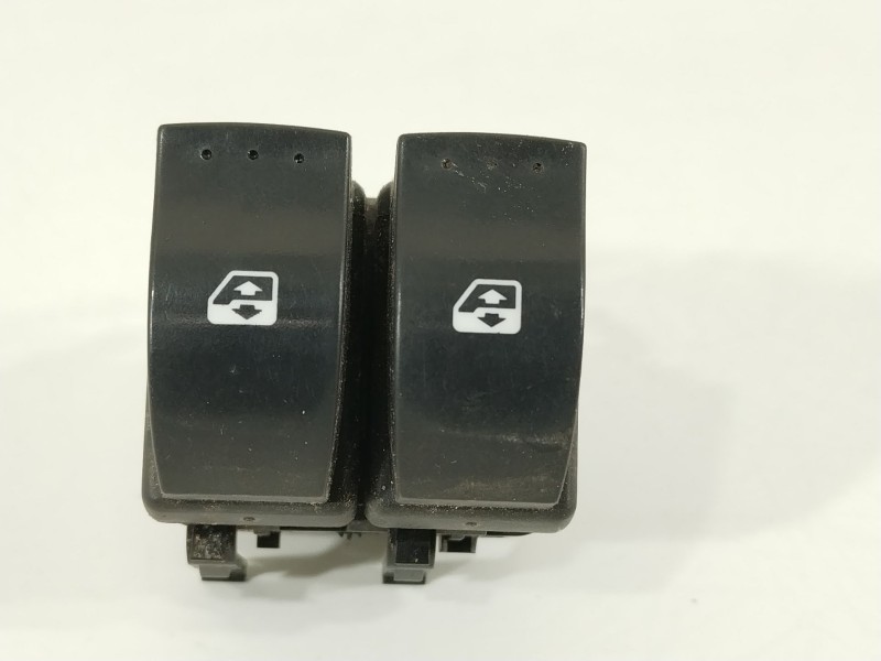 Recambio de mando elevalunas delantero izquierdo para renault master kofferaufbau l3h1 3,5t referencia OEM IAM 476806  820047680