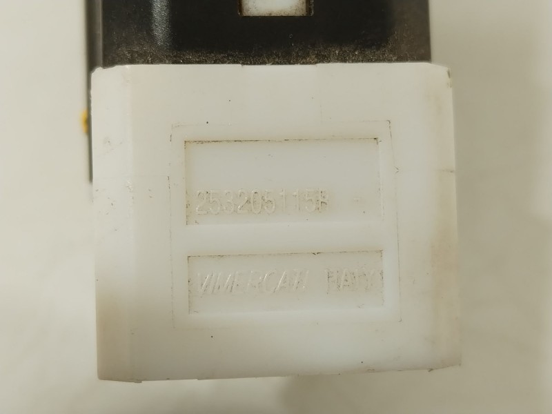 Recambio de interruptor para renault master kofferaufbau l3h1 3,5t referencia OEM IAM 253205115R  