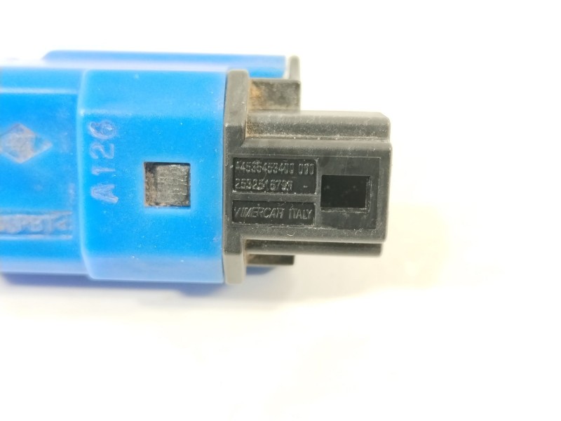 Recambio de interruptor para renault master kofferaufbau l3h1 3,5t referencia OEM IAM 253251679R  