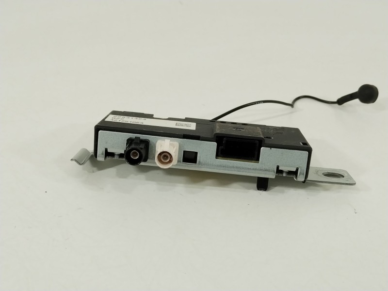 Recambio de antena para opel ampera (r12) ev 150 referencia OEM IAM 22831424  421251063