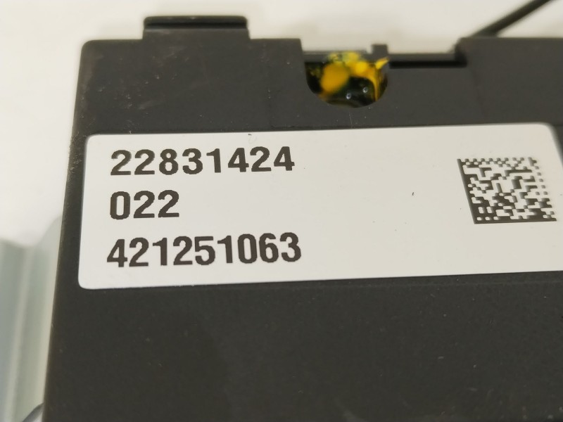 Recambio de antena para opel ampera (r12) ev 150 referencia OEM IAM 22831424  421251063