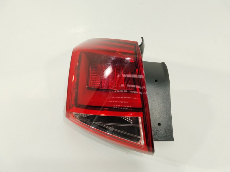 Recambio de piloto trasero izquierdo para seat arona (kj7, kjp) 1.0 tsi referencia OEM IAM 6F9945207B  