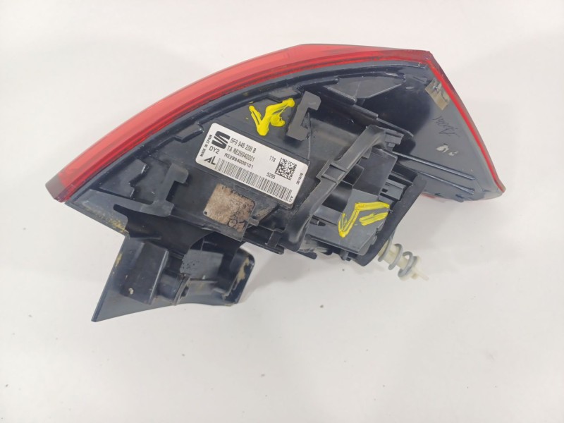 Recambio de piloto trasero derecho para seat arona (kj7, kjp) 1.0 tsi referencia OEM IAM 6F9945208B  