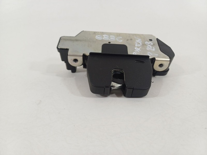 Recambio de cerradura maletero / porton para peugeot 208 1.2 12v vti referencia OEM IAM 9694648690  9151487499H