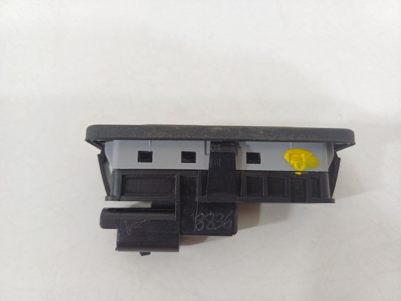 Recambio de maneta exterior porton para peugeot 208 1.2 12v vti referencia OEM IAM 9827560380  