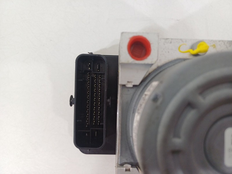Recambio de abs para peugeot 208 1.2 12v vti referencia OEM IAM 9822654880  