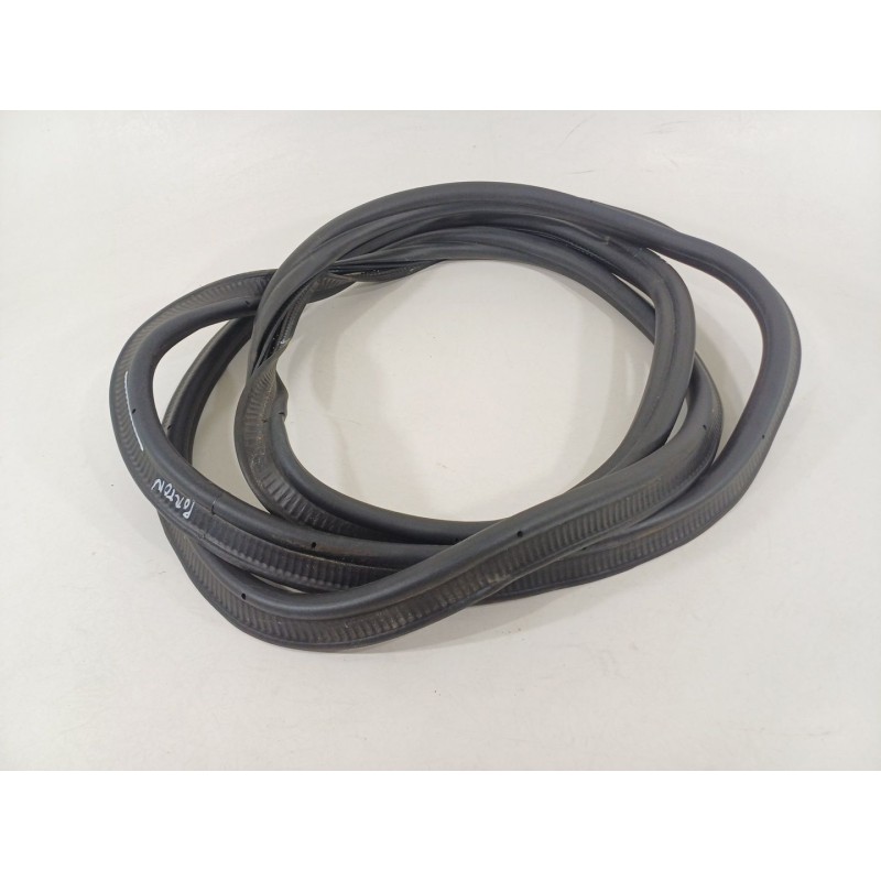 Recambio de gomas contorno puerta para cupra leon (kl1, ku1, kug) 1.5 etsi referencia OEM IAM 5FA827705F  