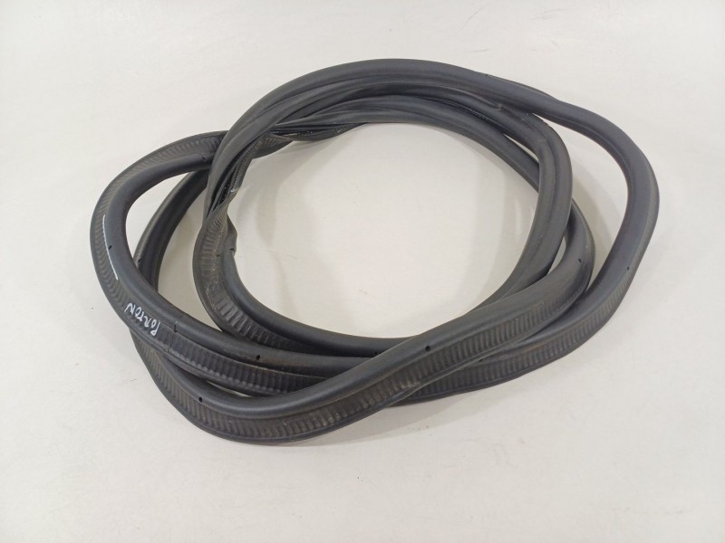 Recambio de gomas contorno puerta para cupra leon (kl1, ku1, kug) 1.5 etsi referencia OEM IAM 5FA827705F  