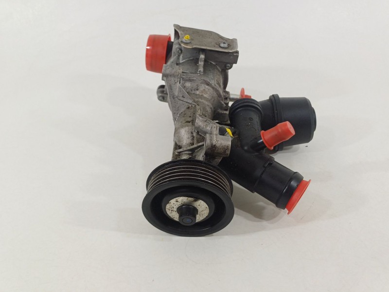 Recambio de bomba agua para mercedes-benz clase a (w176) a 180 (176.042) referencia OEM IAM A2702000601  
