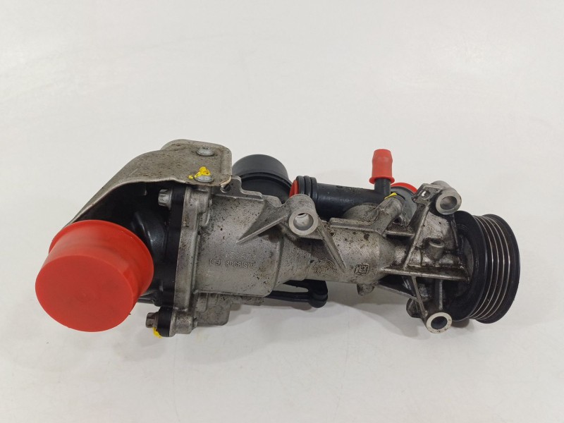 Recambio de bomba agua para mercedes-benz clase a (w176) a 180 (176.042) referencia OEM IAM A2702000601  