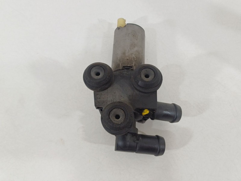 Recambio de valvula intercambio de calefaccion para bmw serie 3 cabrio (e93) 325d referencia OEM IAM 64118369806  