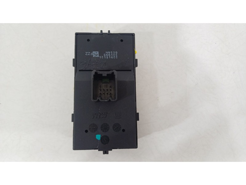 Recambio de mando elevalunas delantero izquierdo para opel mokka x 120 aniversario start/stop referencia OEM IAM 22915121  