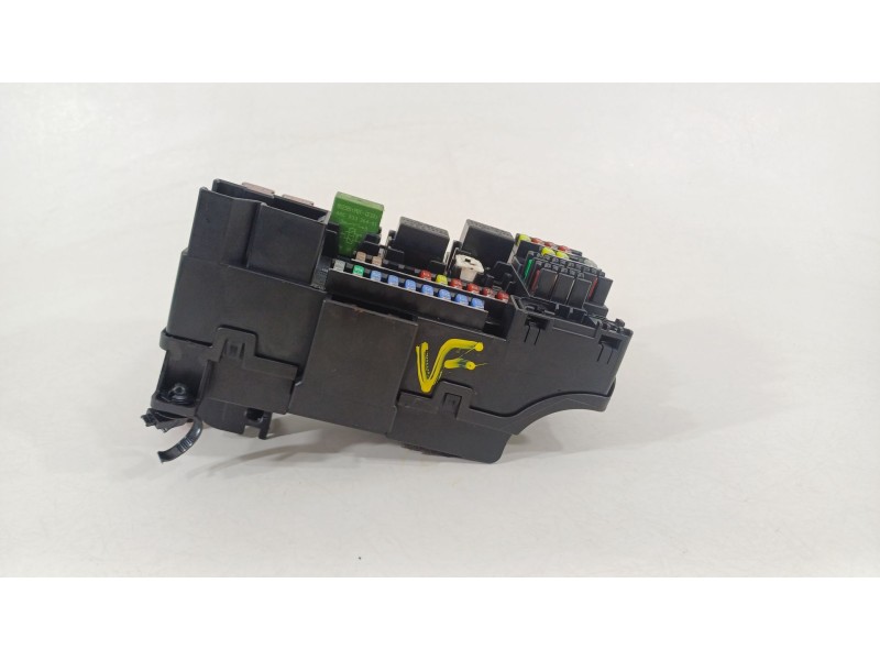 Recambio de caja reles / fusibles para opel mokka x 120 aniversario start/stop referencia OEM IAM 1802122512  