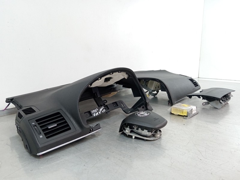 Recambio de kit airbag para toyota avensis (t27) active referencia OEM IAM 5547305010 8917005230 Y01841910
