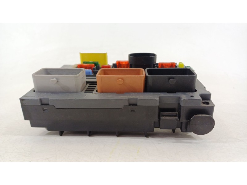 Recambio de caja reles / fusibles para peugeot 3008 monospace (0u_) 2.0 hdi hybrid4 referencia OEM IAM 9675877980  