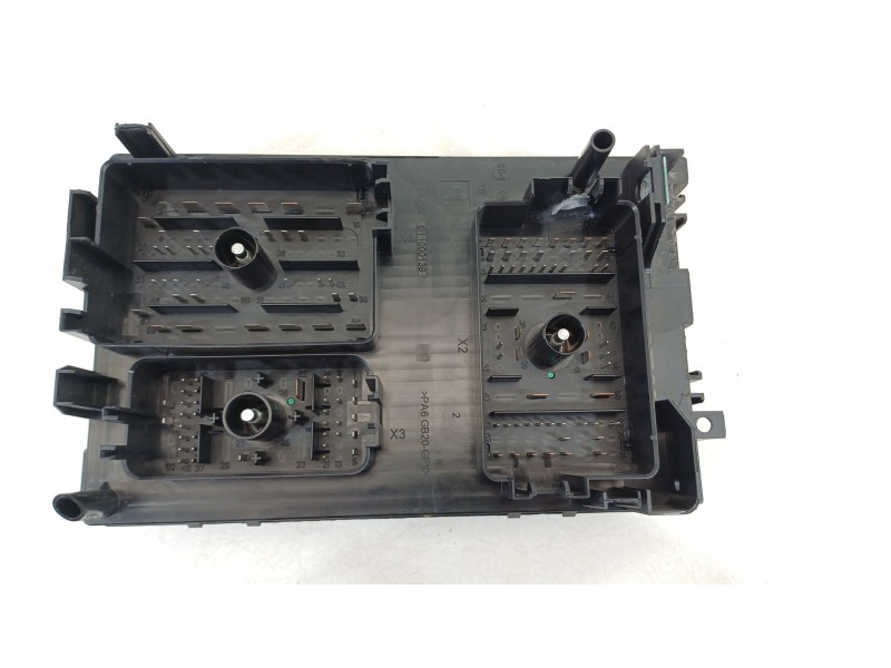 Recambio de caja reles / fusibles para opel ampera (r12) ev 150 referencia OEM IAM 22785253  