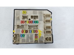 Recambio de caja reles / fusibles para renault megane iii hatchback (bz0/1_, b3_) 1.6 16v hi-flex (bz03) referencia OEM IAM 284B