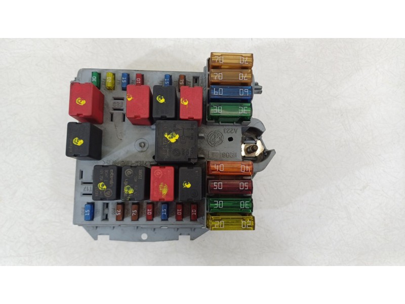 Recambio de caja reles / fusibles para lancia ypsilon (843_) 1.2 (843.axl1a) referencia OEM IAM 51724721  
