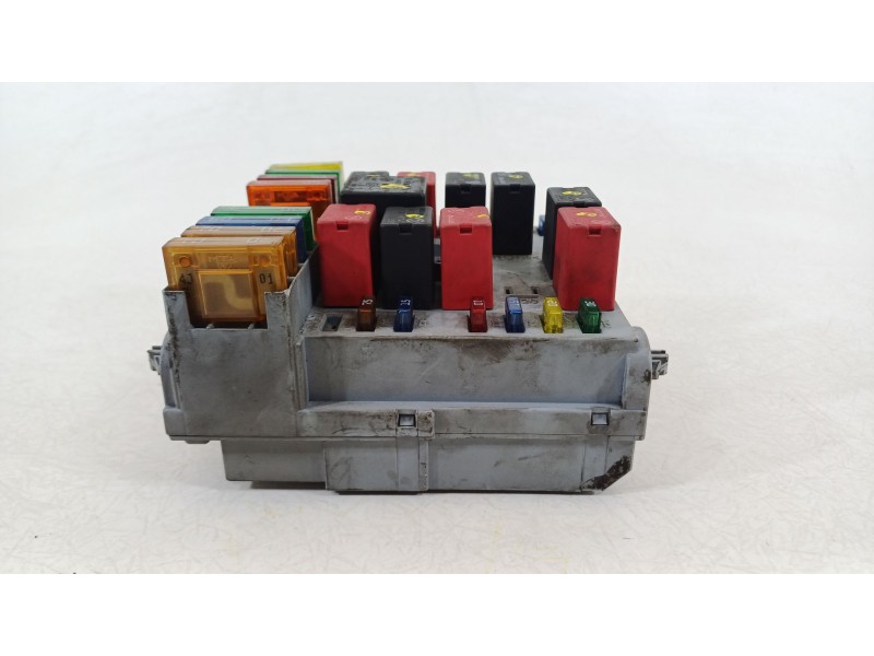 Recambio de caja reles / fusibles para lancia ypsilon (843_) 1.2 (843.axl1a) referencia OEM IAM 51724721  