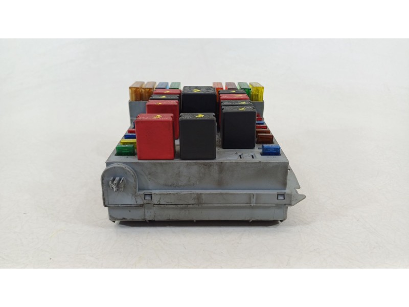 Recambio de caja reles / fusibles para lancia ypsilon (843_) 1.2 (843.axl1a) referencia OEM IAM 51724721  
