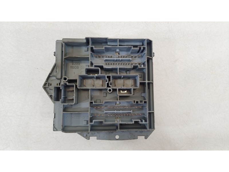 Recambio de caja reles / fusibles para lancia ypsilon (843_) 1.2 (843.axl1a) referencia OEM IAM 51724721  