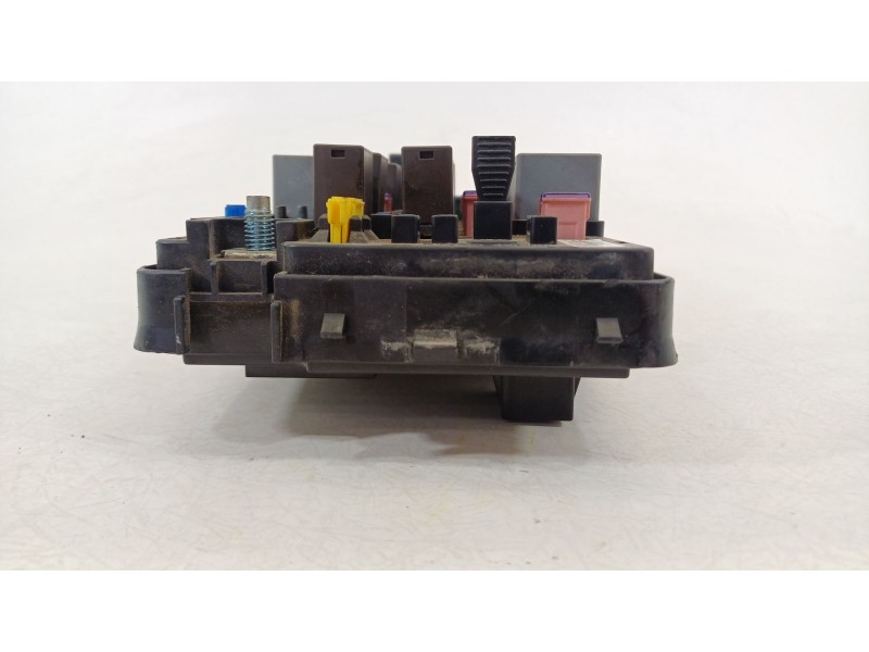 Recambio de caja reles / fusibles para ssangyong kyron 200 xdi limited referencia OEM IAM AK6114  06130N