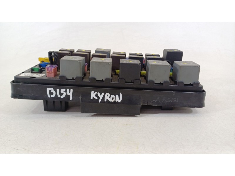 Recambio de caja reles / fusibles para ssangyong kyron 200 xdi limited referencia OEM IAM AK6114  06130N