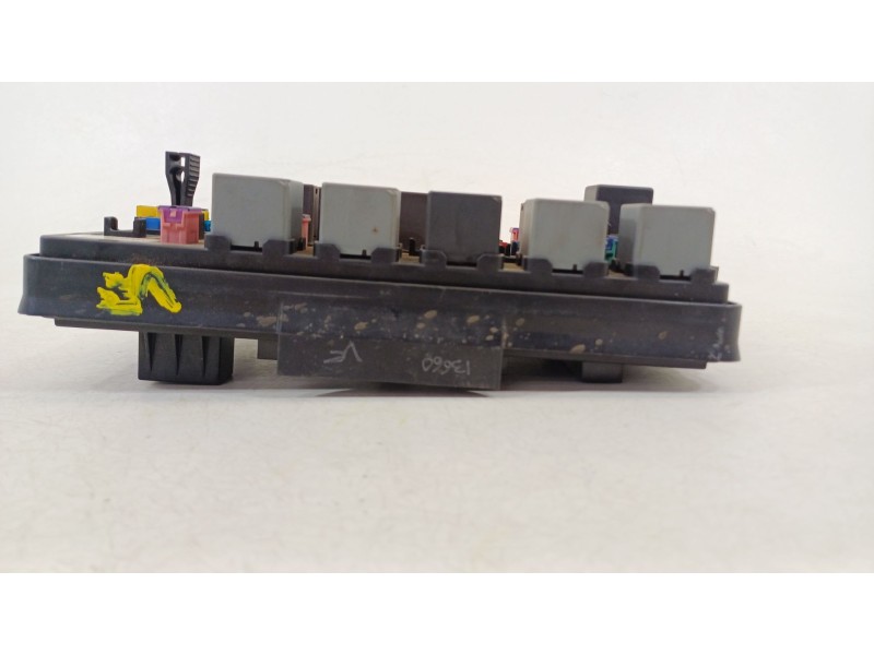 Recambio de caja reles / fusibles para ssangyong actyon i 200 xdi 4wd referencia OEM IAM AK6367  