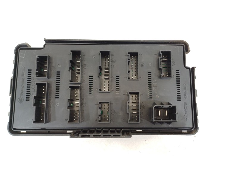 Recambio de caja reles / fusibles para ssangyong actyon i 200 xdi 4wd referencia OEM IAM AK6367  