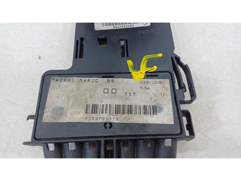 Recambio de caja reles / fusibles para peugeot partner tepee 1.6 hdi referencia OEM IAM 9660222380  