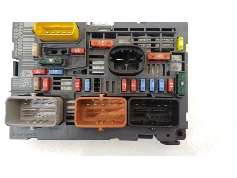 Recambio de caja reles / fusibles para peugeot partner tepee 1.6 hdi referencia OEM IAM 9666700480  