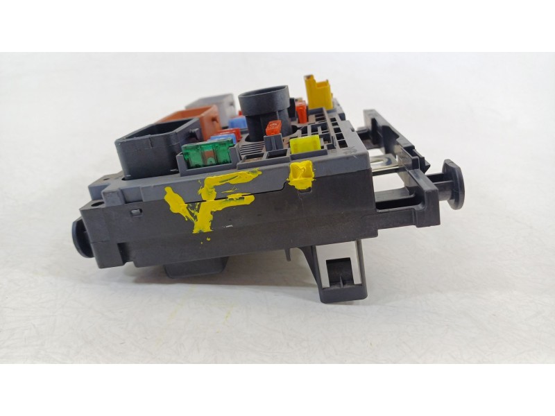 Recambio de caja reles / fusibles para peugeot partner tepee 1.6 hdi referencia OEM IAM 9666700480  