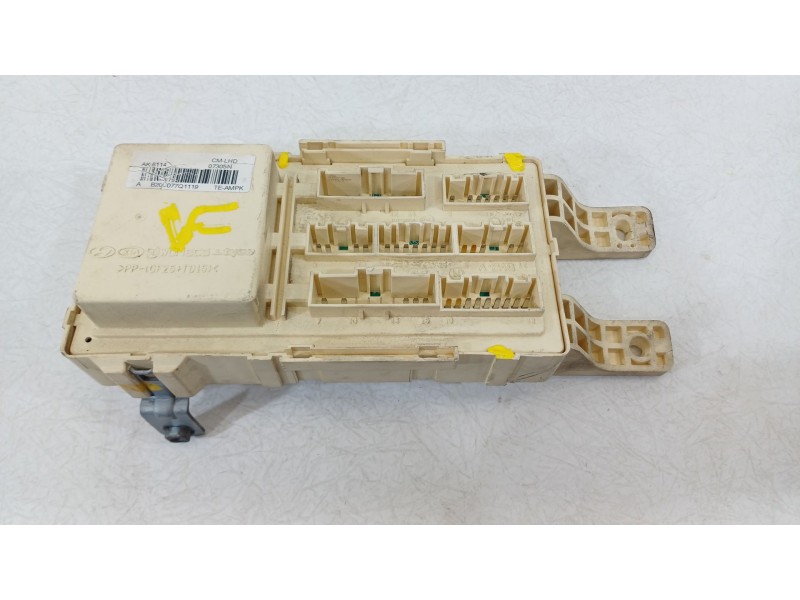 Recambio de caja reles / fusibles para hyundai santa fé ii (cm) 2.2 crdi referencia OEM IAM 919502B210  