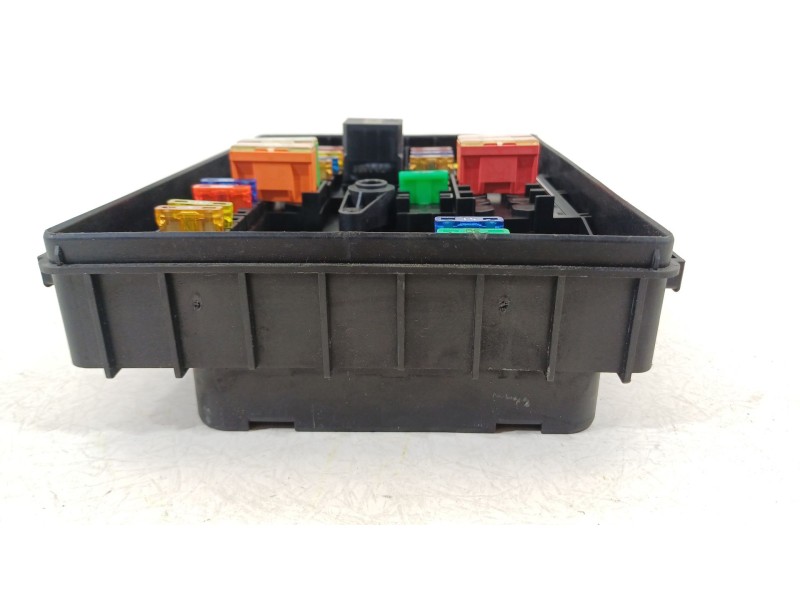 Recambio de caja reles / fusibles para skoda yeti (5l) 1.2 tsi referencia OEM IAM 1K0937125D  