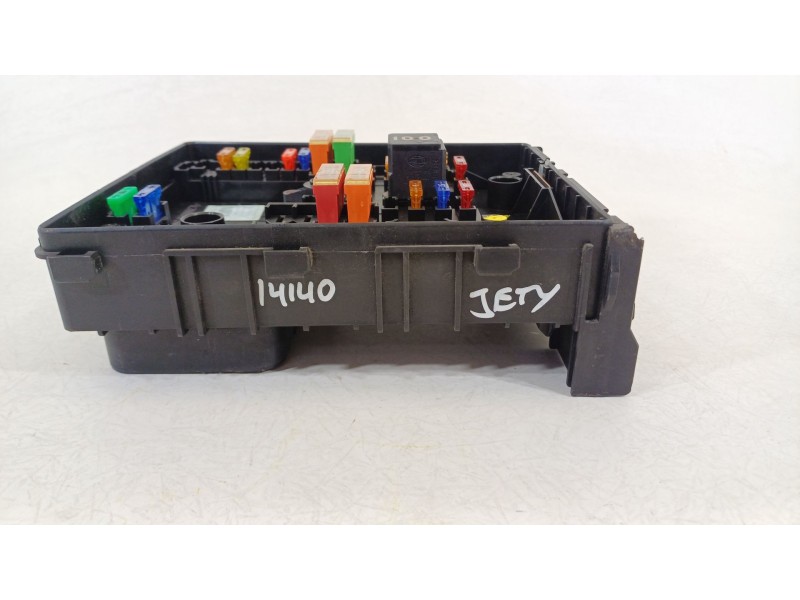 Recambio de caja reles / fusibles para skoda yeti (5l) 1.2 tsi referencia OEM IAM 1K0937125D  