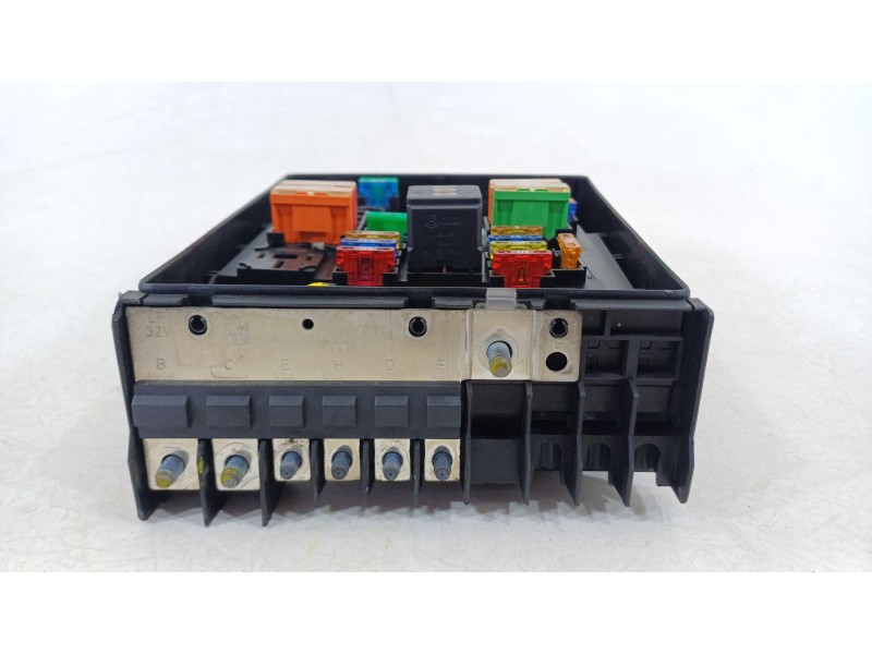 Recambio de caja reles / fusibles para skoda yeti (5l) 1.2 tsi referencia OEM IAM 1K0937125D  