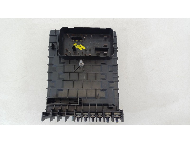 Recambio de caja reles / fusibles para skoda yeti (5l) 1.2 tsi referencia OEM IAM 1K0937125D  