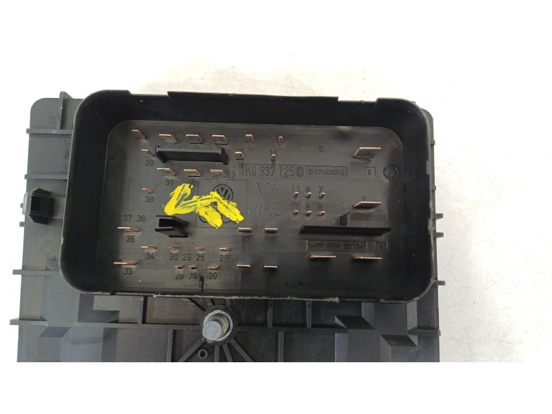 Recambio de caja reles / fusibles para skoda yeti (5l) 1.2 tsi referencia OEM IAM 1K0937125D  