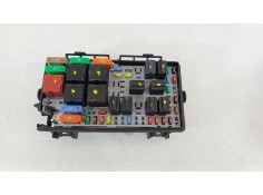 Recambio de caja reles / fusibles para opel corsa d (s07) 1.3 cdti (l08, l68) referencia OEM IAM 13217394  