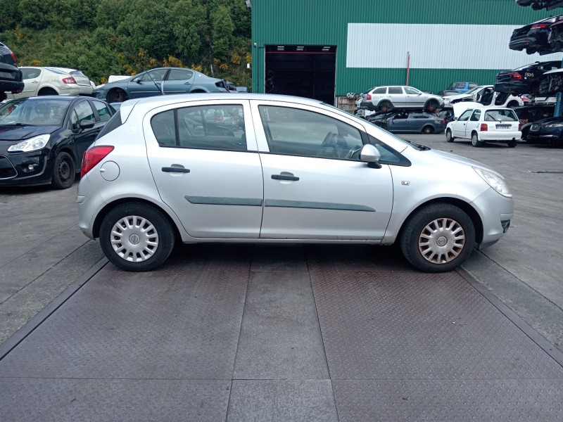 opel corsa d (s07) del año 2009