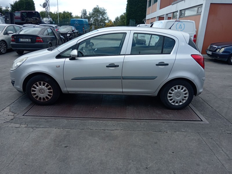 opel corsa d (s07) del año 2009