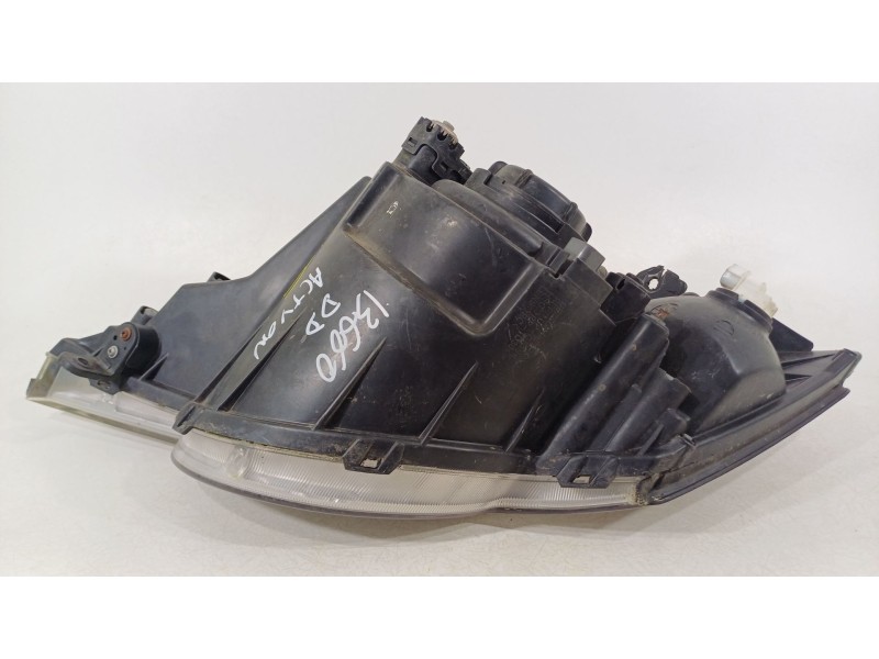 Recambio de faro derecho para ssangyong actyon i 200 xdi 4wd referencia OEM IAM 8310231303  